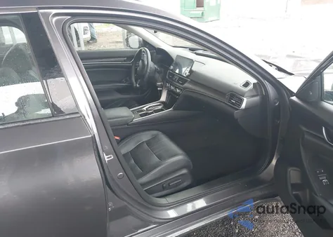 2018 Honda Accord Touring 2.0T из США, поврежденный, VIN 1HGCV2F90JA045517